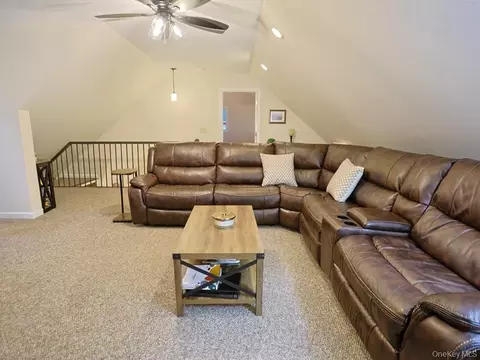 Living - 2 Panther Ln, Shawangunk, NY 12589 photo 3 of 3
