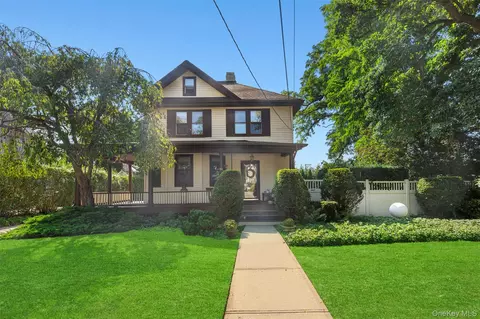 78 Warner Ave, North Hempstead, NY 11577