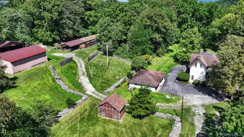 470 Little Britain Rd, Newburgh, NY 12550