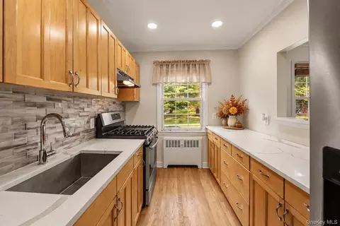 4 Fieldstone Dr #61, Greenburgh, NY 10530