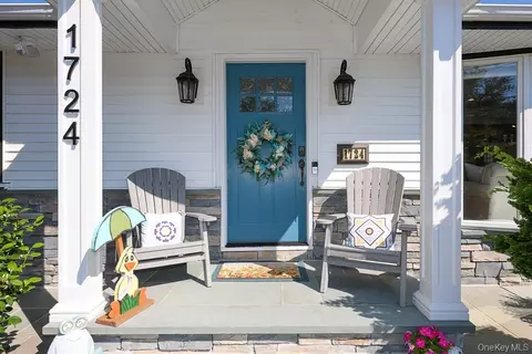 1724 Wantagh Ave, Wantagh, NY 11793