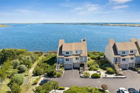 14 Waters Edge, Shirley, NY 11967