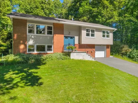 24 Willow Pl, Cortlandt, NY 10537