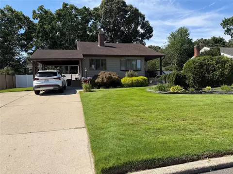 43 Jay Rd, Centereach, NY 11720