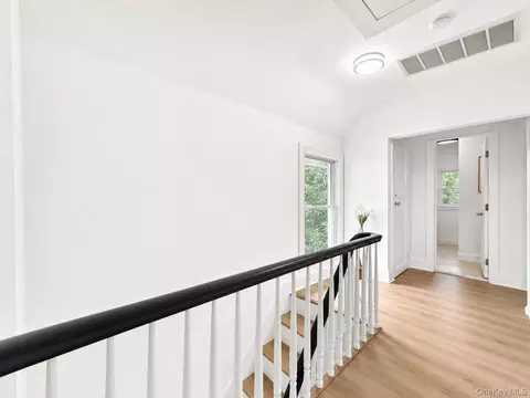Entry Way - 10 Field St, Peekskill, NY 10566 photo 3 of 3