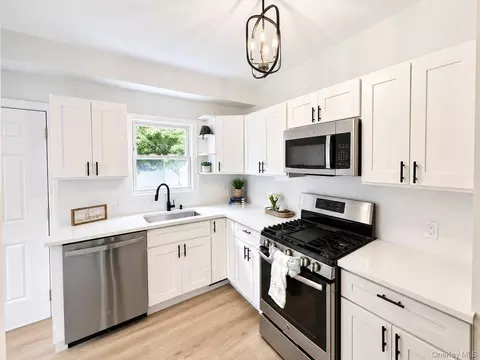 Kitchen - 10 Field St, Peekskill, NY 10566 photo 1 of 2