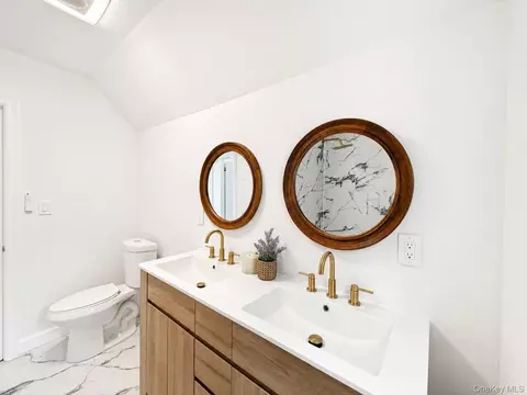 Bath - 10 Field St, Peekskill, NY 10566 photo 5 of 5