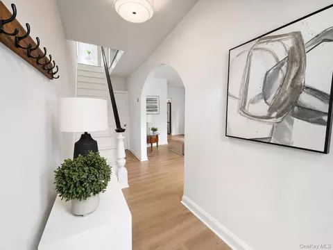 Entry Way - 10 Field St, Peekskill, NY 10566 photo 2 of 3