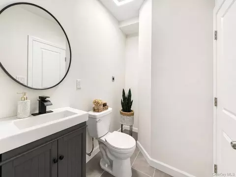 Bath - 10 Field St, Peekskill, NY 10566 photo 1 of 5