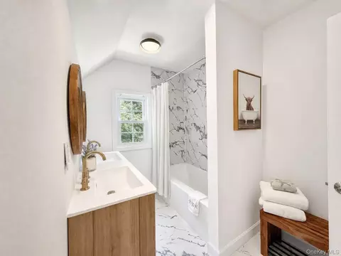 Bath - 10 Field St, Peekskill, NY 10566 photo 3 of 5