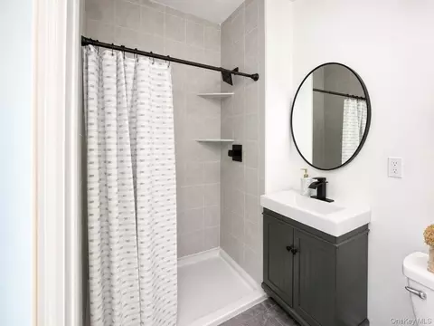 Bath - 10 Field St, Peekskill, NY 10566 photo 2 of 5