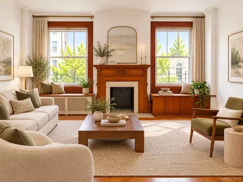 140 W 71st St #4C, New York, NY 10023