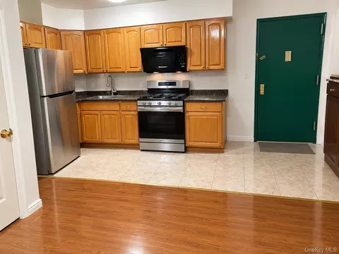 42-11 Parsons Blvd #1B, Flushing, NY 11355