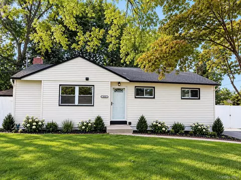 2602 Knickerbocker Ave, Medford, NY 11763