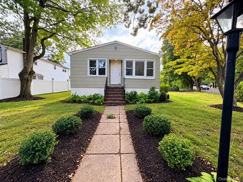 99 Central Ave, Port Jefferson Station, NY 11776