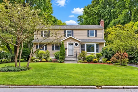 9 Verne Pl, Greenburgh, NY 10530