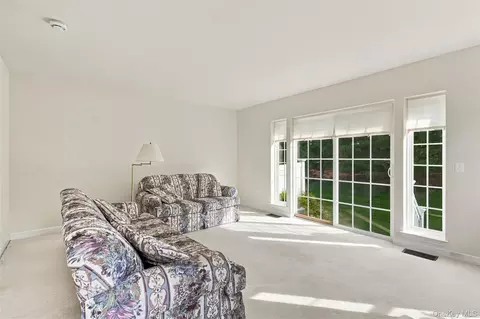Living - 1402 Pondview Loop, Fishkill, NY 12590 photo 4 of 4