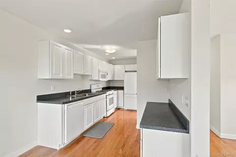 Kitchen - 1402 Pondview Loop, Fishkill, NY 12590 photo 3 of 4