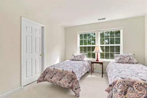 Bedroom - 1402 Pondview Loop, Fishkill, NY 12590 photo 4 of 5