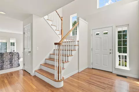 Entry Way - 1402 Pondview Loop, Fishkill, NY 12590 photo 1 of 7