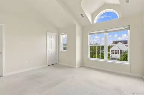 Bedroom - 1402 Pondview Loop, Fishkill, NY 12590 photo 2 of 5