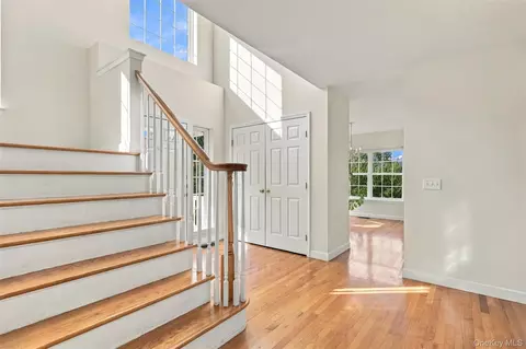 Entry Way - 1402 Pondview Loop, Fishkill, NY 12590 photo 2 of 7