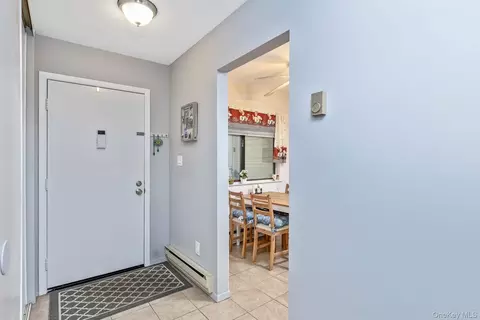 Entry Way - 403 Cabot Ct E, Saint James, NY 11780 photo 1 of 1