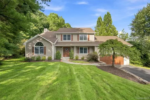 3868 Briarhill St, Yorktown, NY 10547