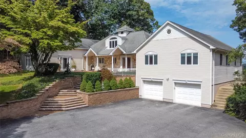 2 Centershore Rd S, Centerport, NY 11721