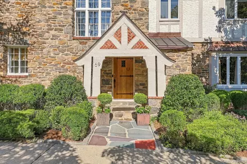 Exterior - 69 Rye Rd, Rye, NY 10580 photo 2 of 4