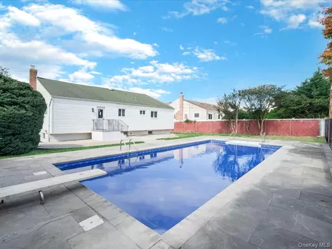 9 Honeysuckle, Kings Park, NY 11754