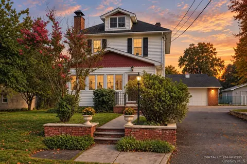 8 Lancaster Ave, Cortlandt, NY 10548