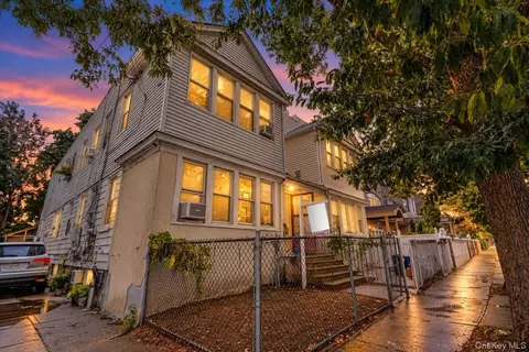 90-22 179th St, Jamaica, NY 11432