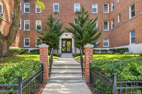 811 Bronx River Rd #3H, Yonkers, NY 10708