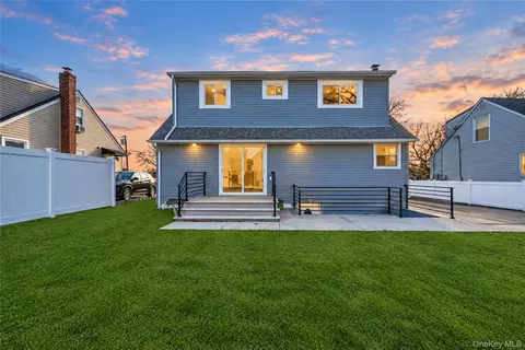 253 Meyer Ave, Valley Stream, NY 11580