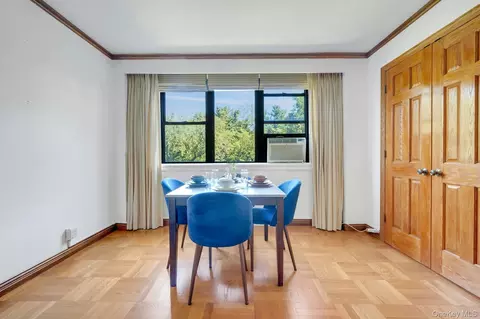Dining - 735 Kappock St #8F, New York, NY 10463 photo 1 of 4