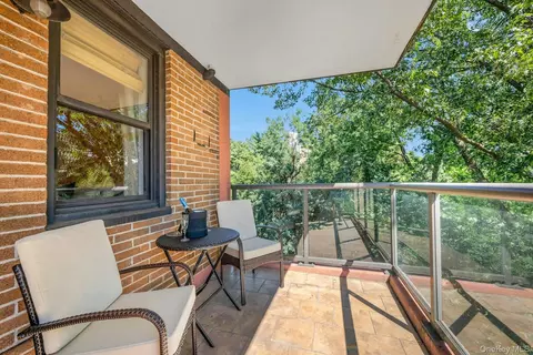 Exterior - 735 Kappock St #8F, New York, NY 10463 photo 1 of 4