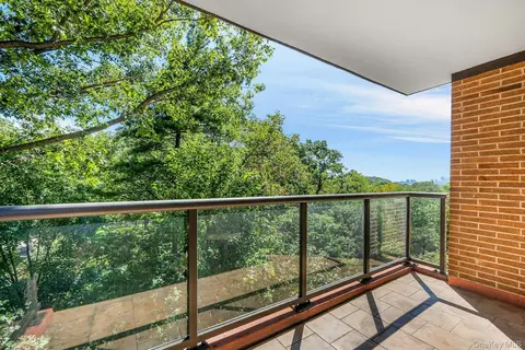 Exterior - 735 Kappock St #8F, New York, NY 10463 photo 3 of 4