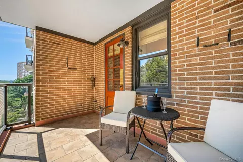 Exterior - 735 Kappock St #8F, New York, NY 10463 photo 2 of 4