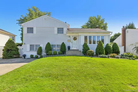 3994 Daleview Ave, Seaford, NY 11783