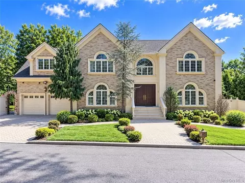 78 Eleanor St, Staten Island, NY 10306