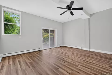 Living - 3 Waterview Est, Peekskill, NY 10566 photo 3 of 4