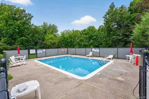 Exterior - 3 Waterview Est, Peekskill, NY 10566 photo 2 of 4