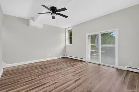 Living - 3 Waterview Est, Peekskill, NY 10566 photo 4 of 4
