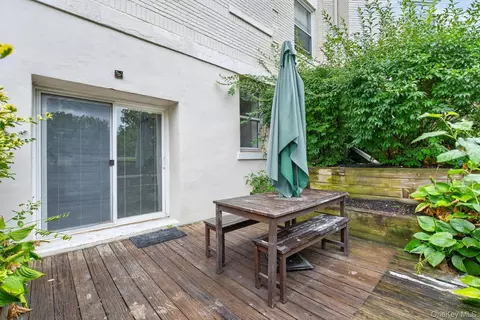 Exterior - 3 Waterview Est, Peekskill, NY 10566 photo 4 of 4