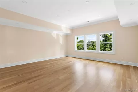 Bedroom - 541 Split Rock Rd, Syosset, NY 11791 photo 2 of 2