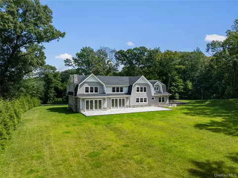 Exterior - 541 Split Rock Rd, Syosset, NY 11791 photo 3 of 3