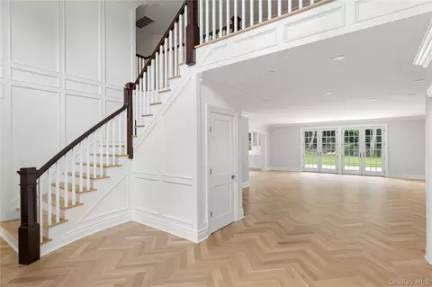 Entry Way - 541 Split Rock Rd, Syosset, NY 11791 photo 1 of 3