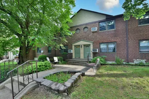 56-15 244 St #UPPER, Douglaston, NY 11362