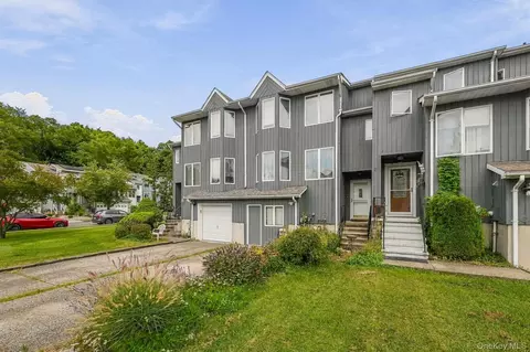 3 Moriah Ln, Middletown, NY 10940